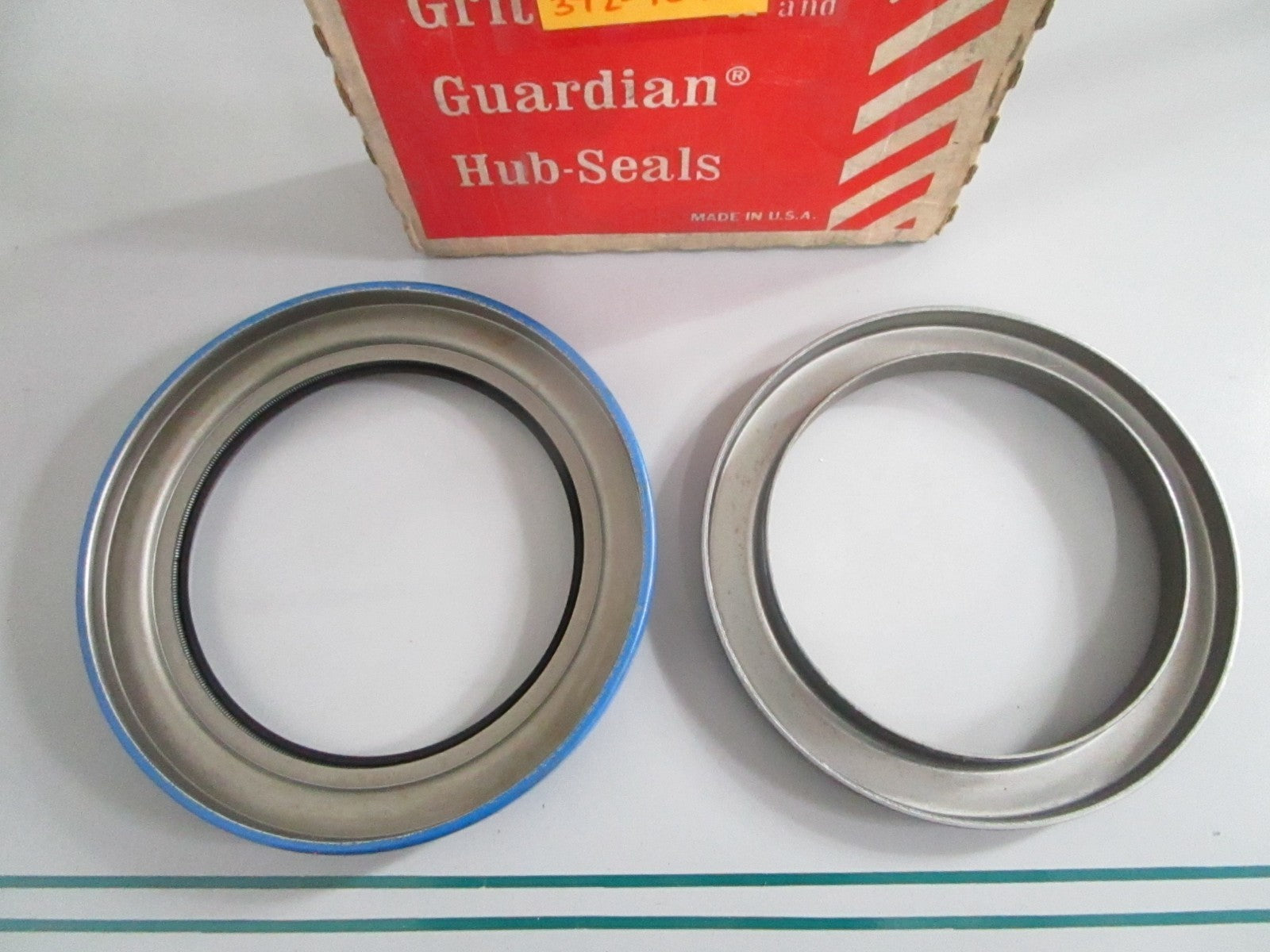 NEW OEM 372-7099 Stemco Wheel Seals Set 0820