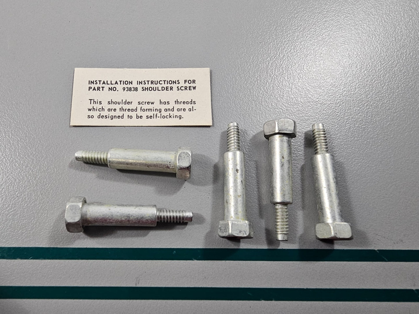 NEW OEM (LOT OF 5) 691630 Briggs & Stratton Shoulder Screw 0810