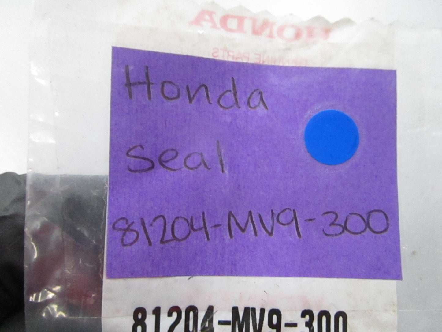 NEW OEM 81204-MV9-300 Honda Seal 0810