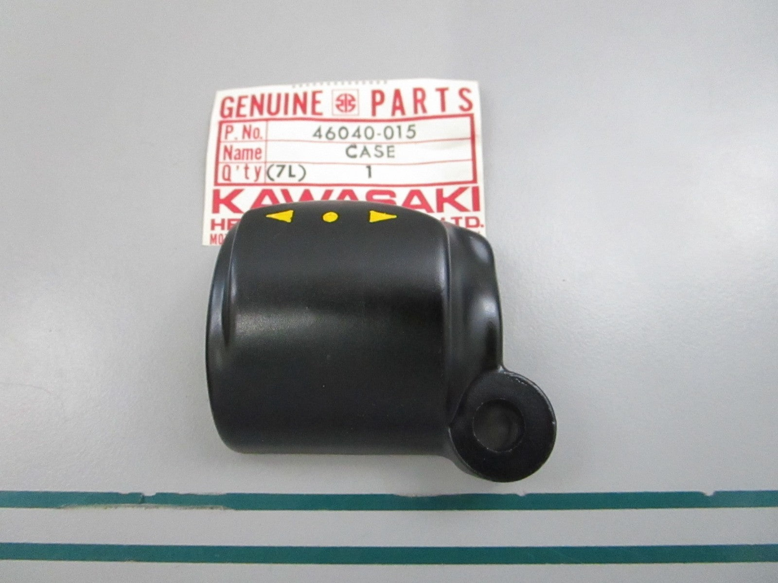 NEW OEM 46040-015 Kawasaki RH Upper Case 0810
