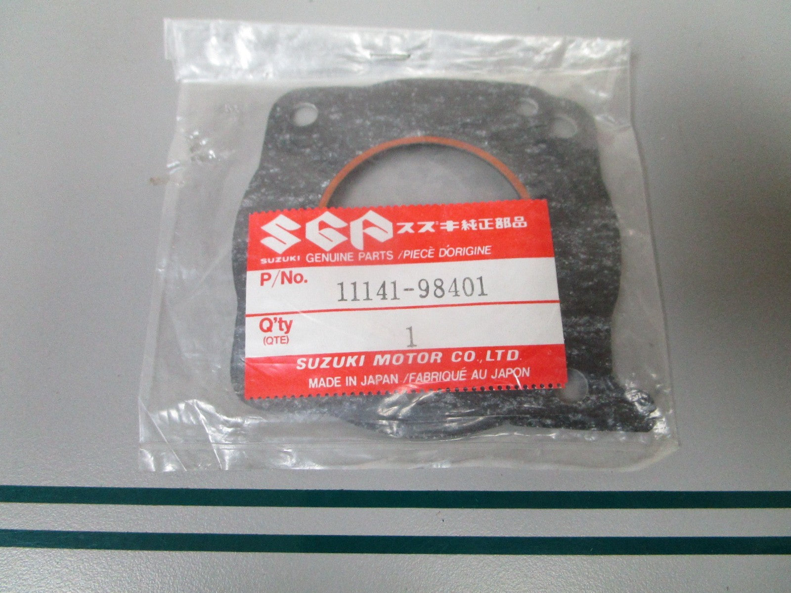 NEW OEM 11141-98401 Suzuki Cylinder Head Gasket 0810