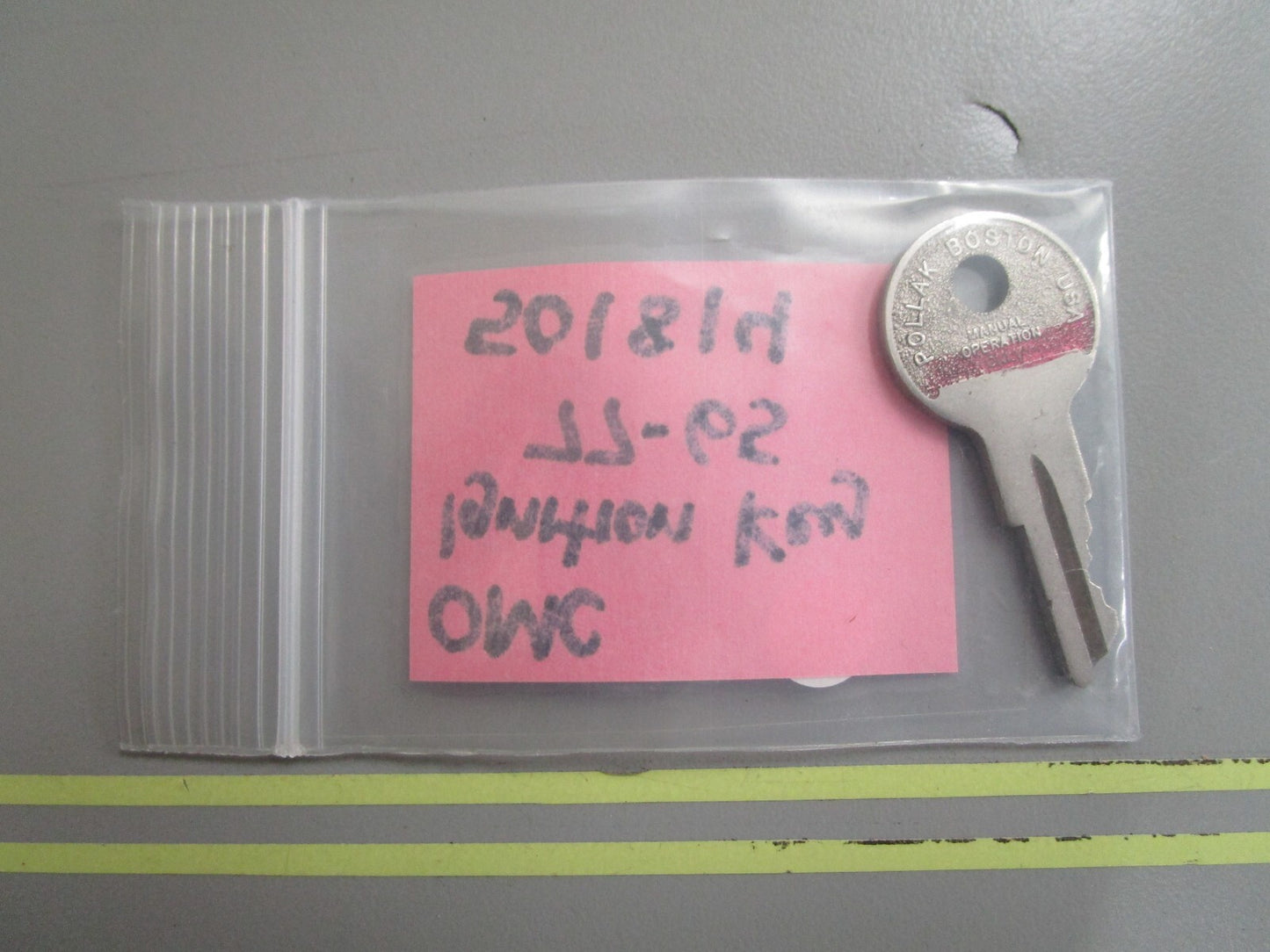 *NEW OEM* 0810 OMC Johnson Evinrude Ignition Key 77-65 501814 0501814