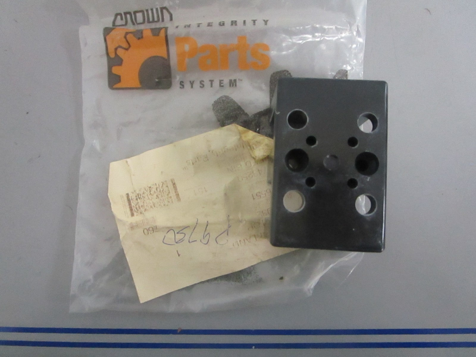 NEW OEM 118932 Crown Cover 0820