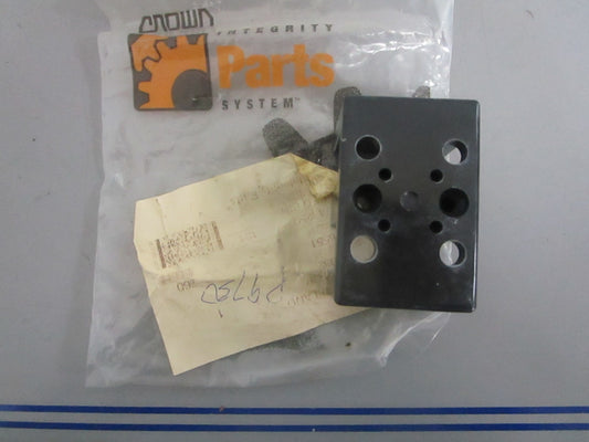 NEW OEM 118932 Crown Cover 0820