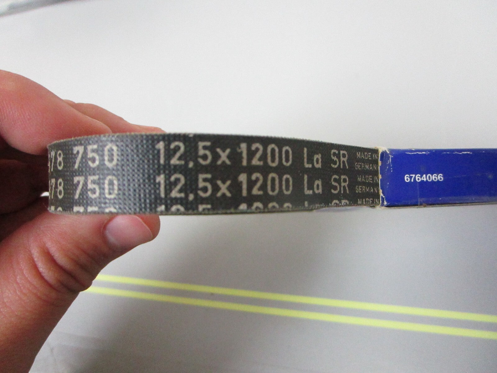 *NEW OEM* 0720 Volvo Penta V-Belt 978750