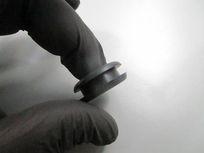 *NEW OEM* 0810 Volvo Penta Grommet 3858345