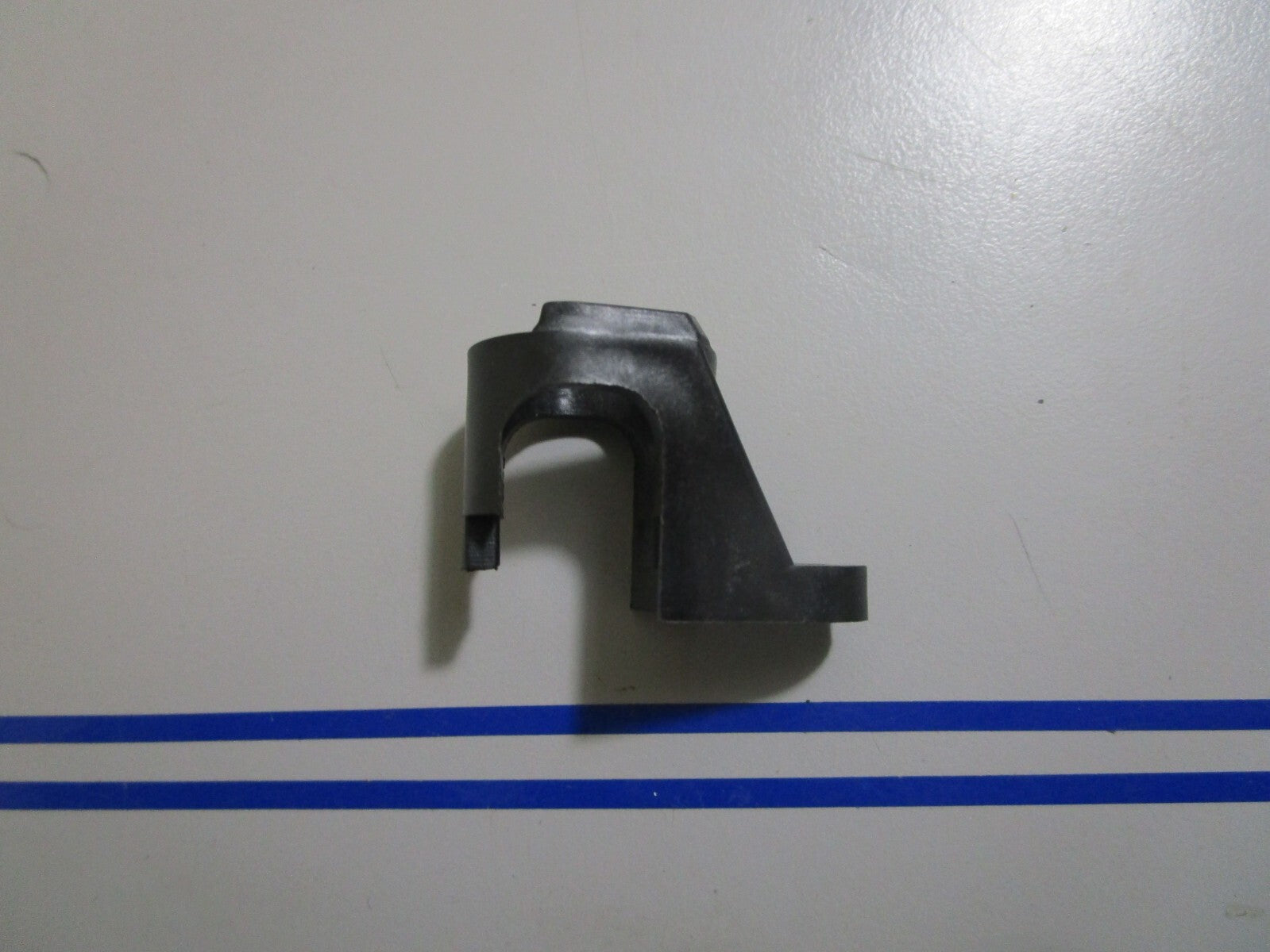 *NEW OEM* 0770 OMC Johnson Evinrude Cable Anchor 126026 0126026