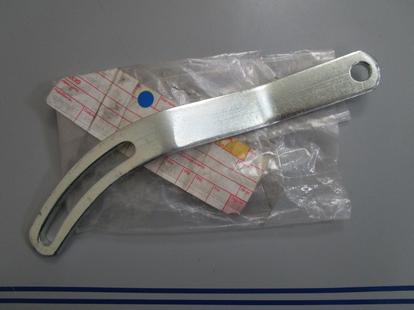 *NEW OEM* 0820 Volvo Penta Alternator Belt Tensioner 835352