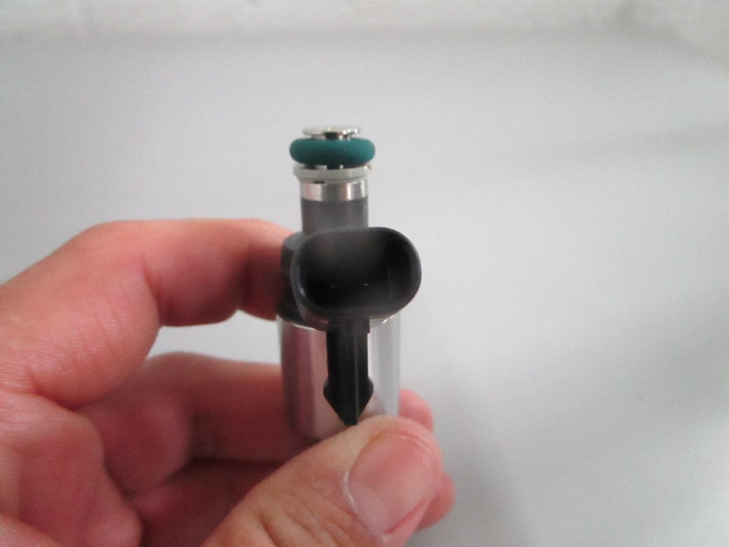 NEW OEM 62839 0261500794 Bosch Fuel Injector 0820