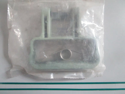 NEW OEM 394907 0394907 OMC Johnson Evinrude Carry Handle & Spring 0820