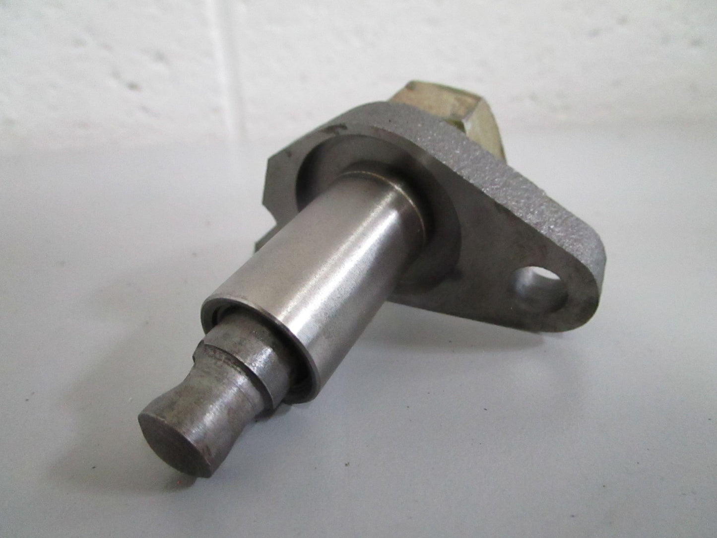 NEW OEM 1300500311 Mercedes-Benz Chain Tensioner 0820
