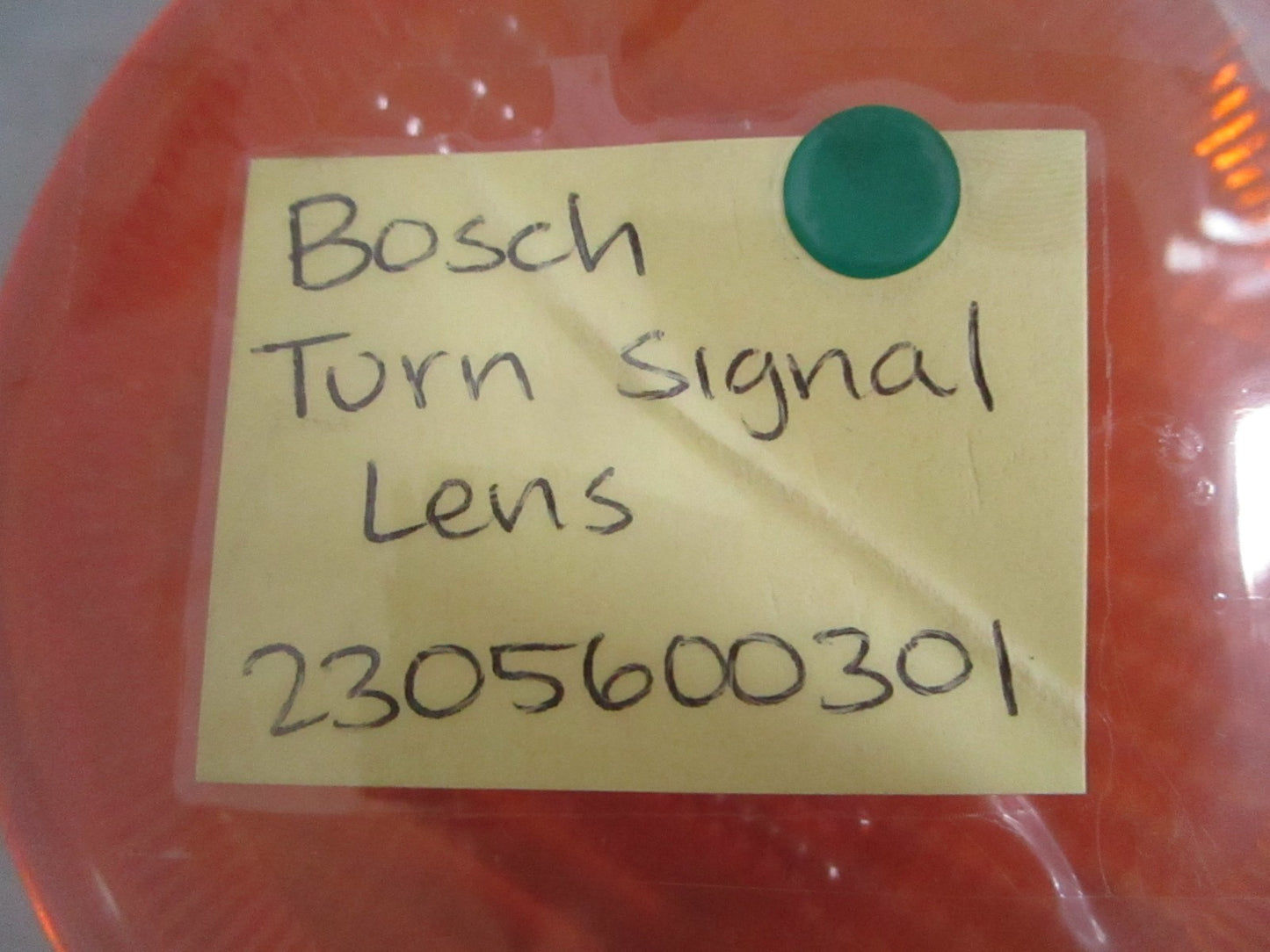 NEW OEM 2305600301 Bosch Turn Signal Lens 0820
