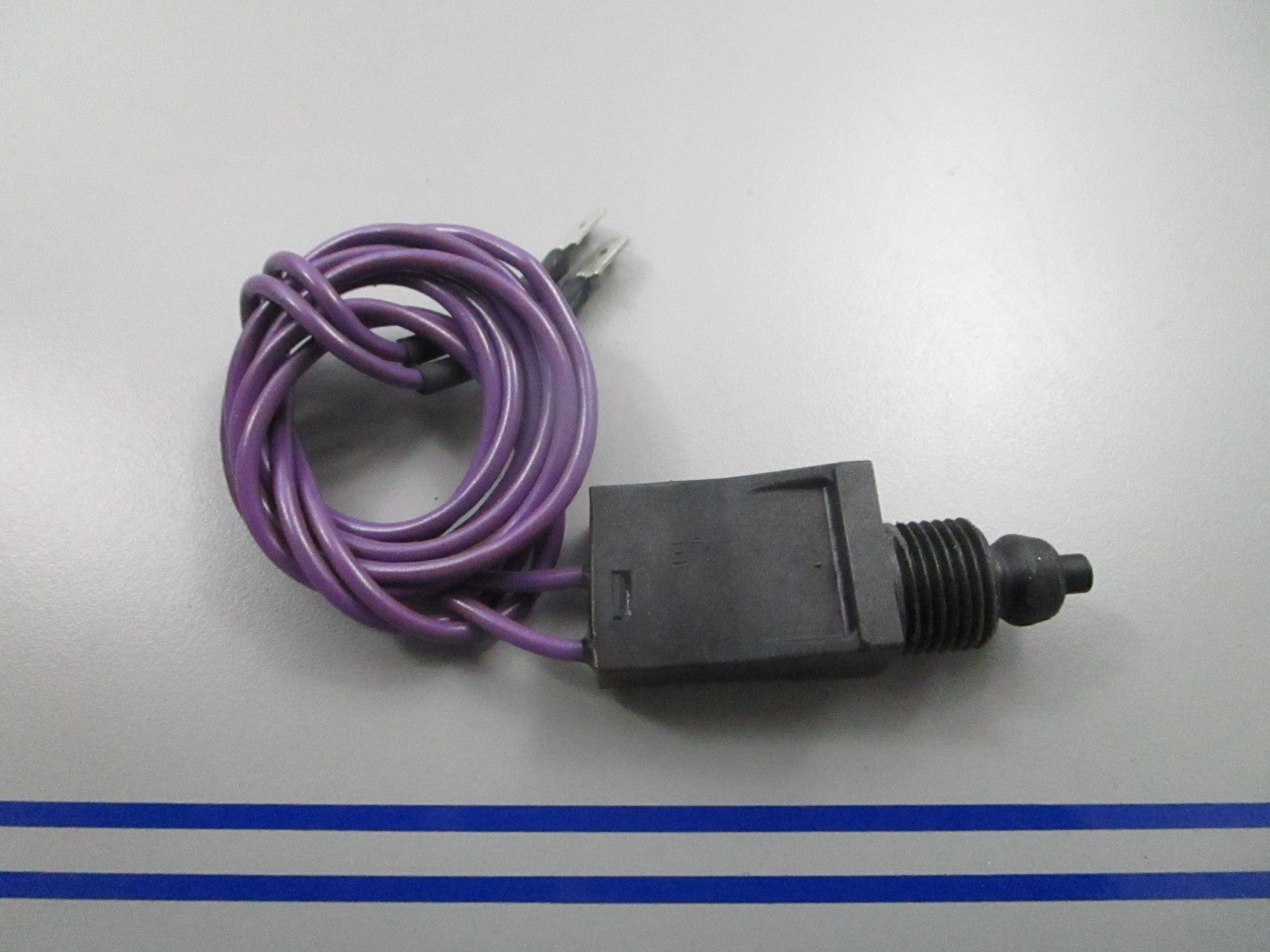 *NEW OEM* 0810 Volvo Penta Toggle Switch 3858776