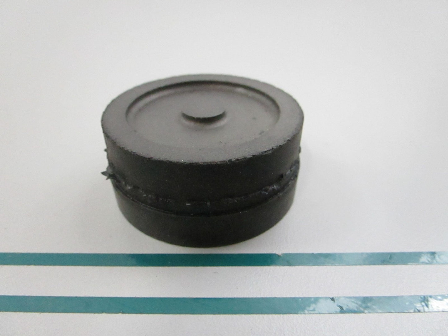 NEW OEM 85003 Mercury Quicksilver Rubber Mount 0810