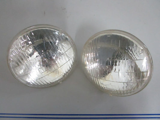 *NEW OEM* 0820 Guide 1960-67 T-3 12V Headlight Set L4001