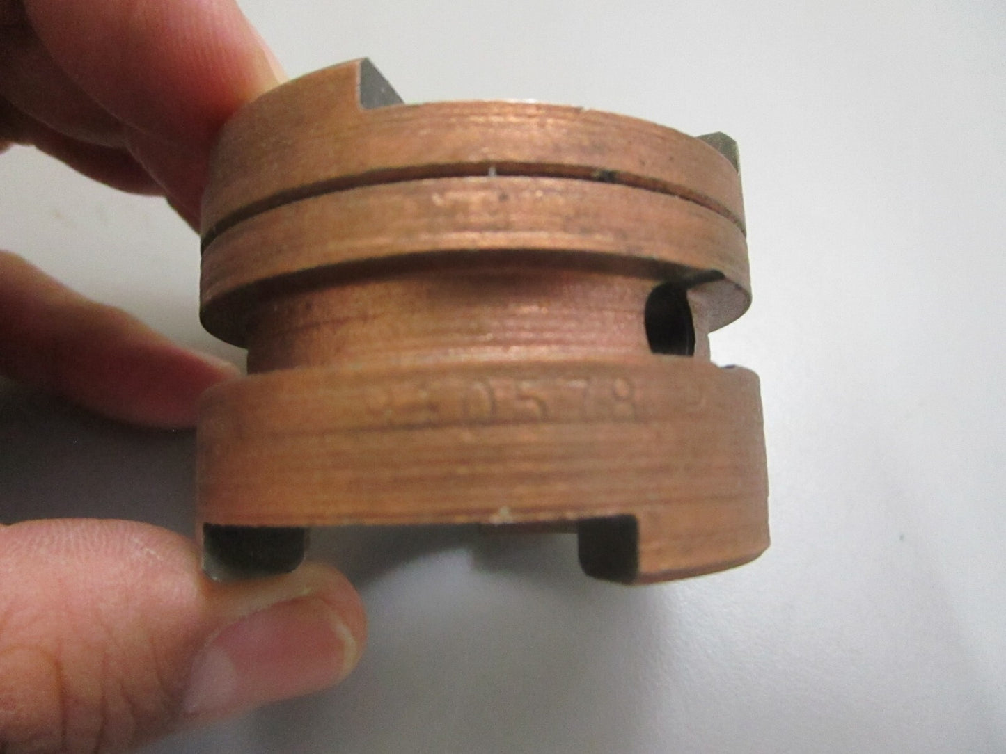 *NEW OEM* 0820 OMC Johnson Evinrude Clutch Dog Shifter 910578 0910578