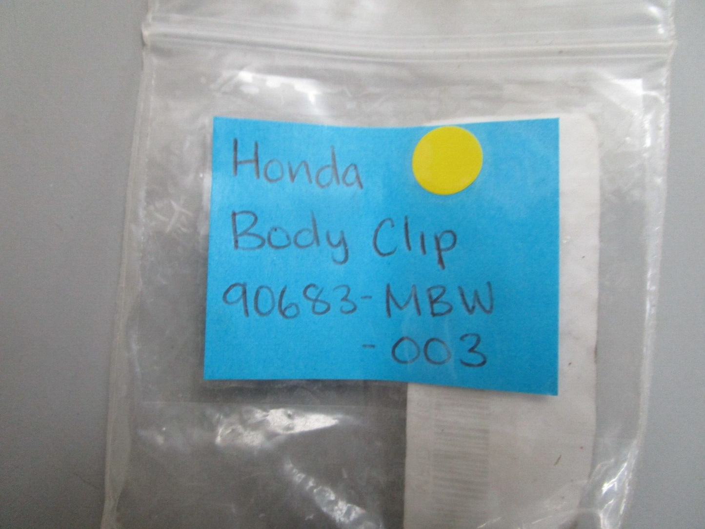 *NEW OEM* (LOT OF 4) 0750 Honda BODY CLIP 90683-MBW-003