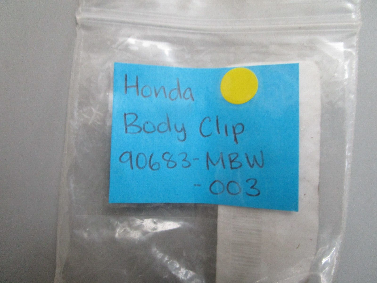 *NEW OEM* (LOT OF 4) 0750 Honda BODY CLIP 90683-MBW-003