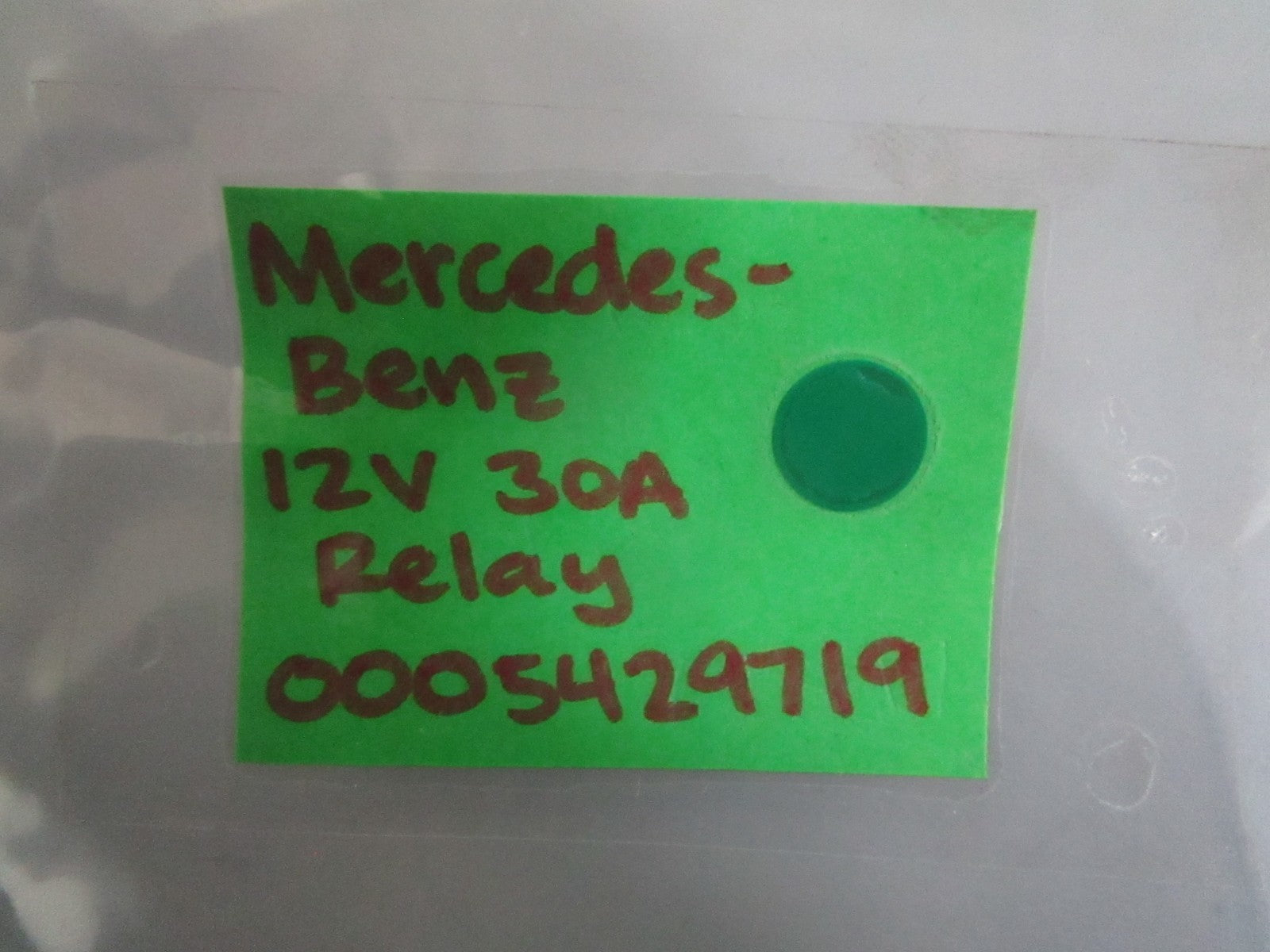 NEW OEM 0005429719 Mercedes-Benz 12V 30A Relay 0820
