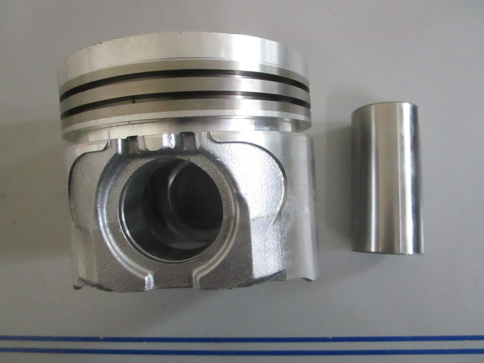 *NEW* 0820 .020 Piston M3208T32 For: CAT
