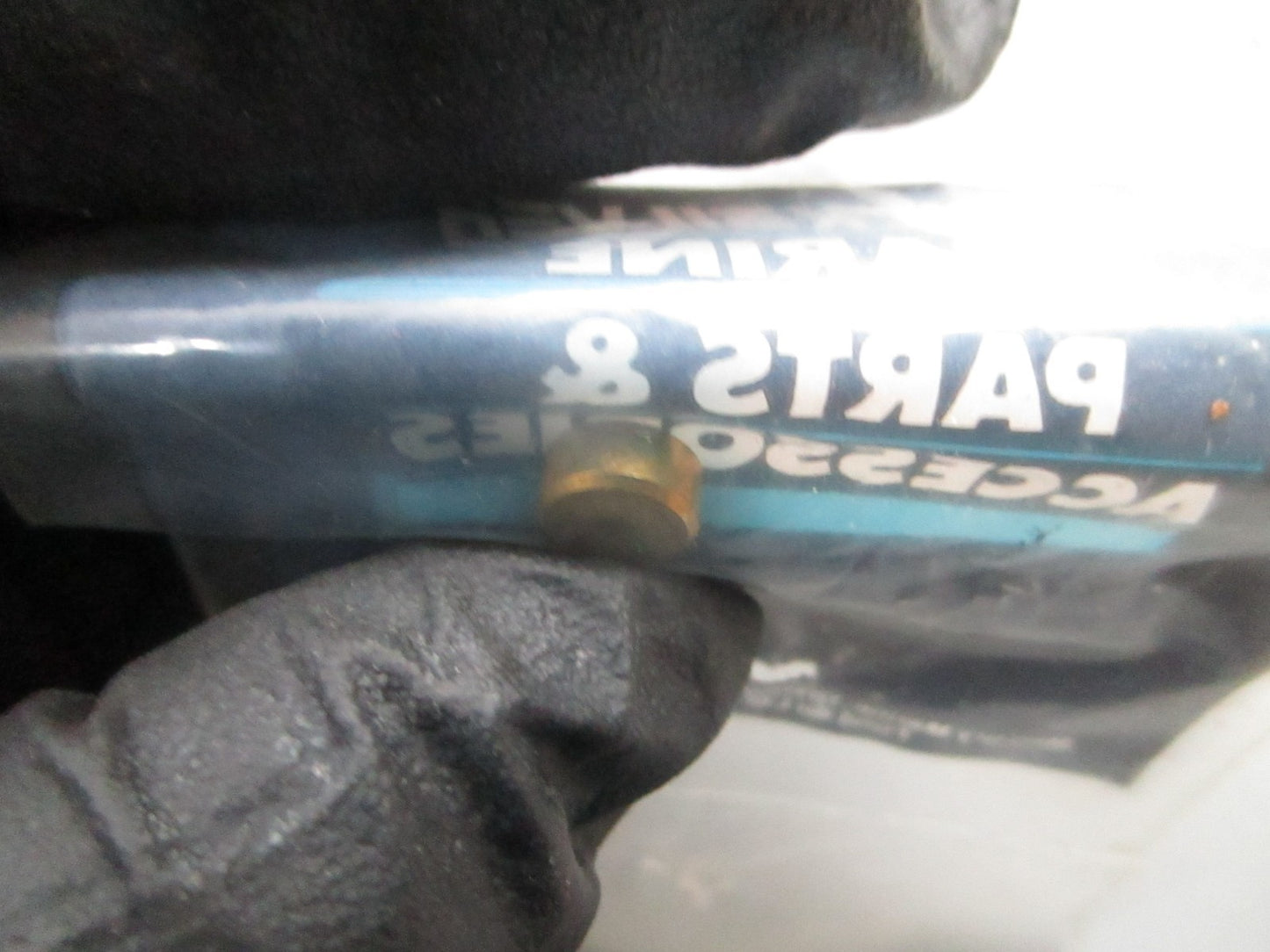 *NEW OEM* 0810 Mercury Quicksilver Roller 16884