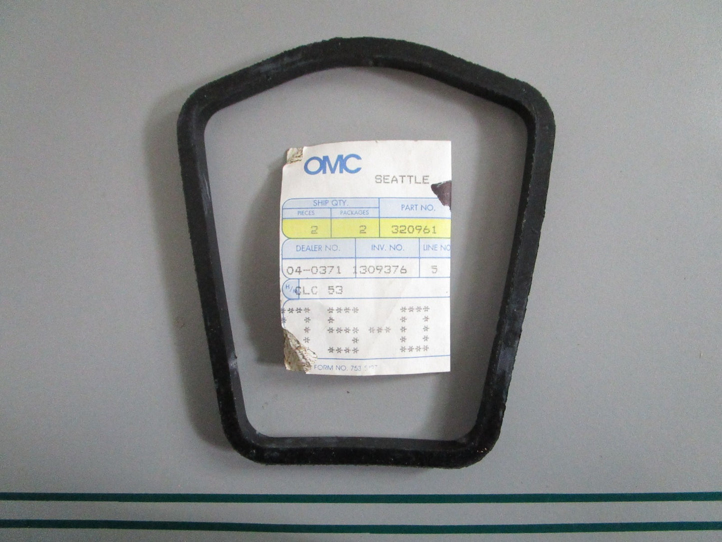 NEW OEM 320961 0320961 OMC Johnson Evinrude Exhaust Seal 0820