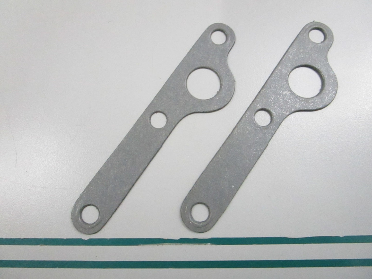NEW OEM (LOT OF 2) 332999 0332999 OMC Johnson Evinrude Gasket 0810