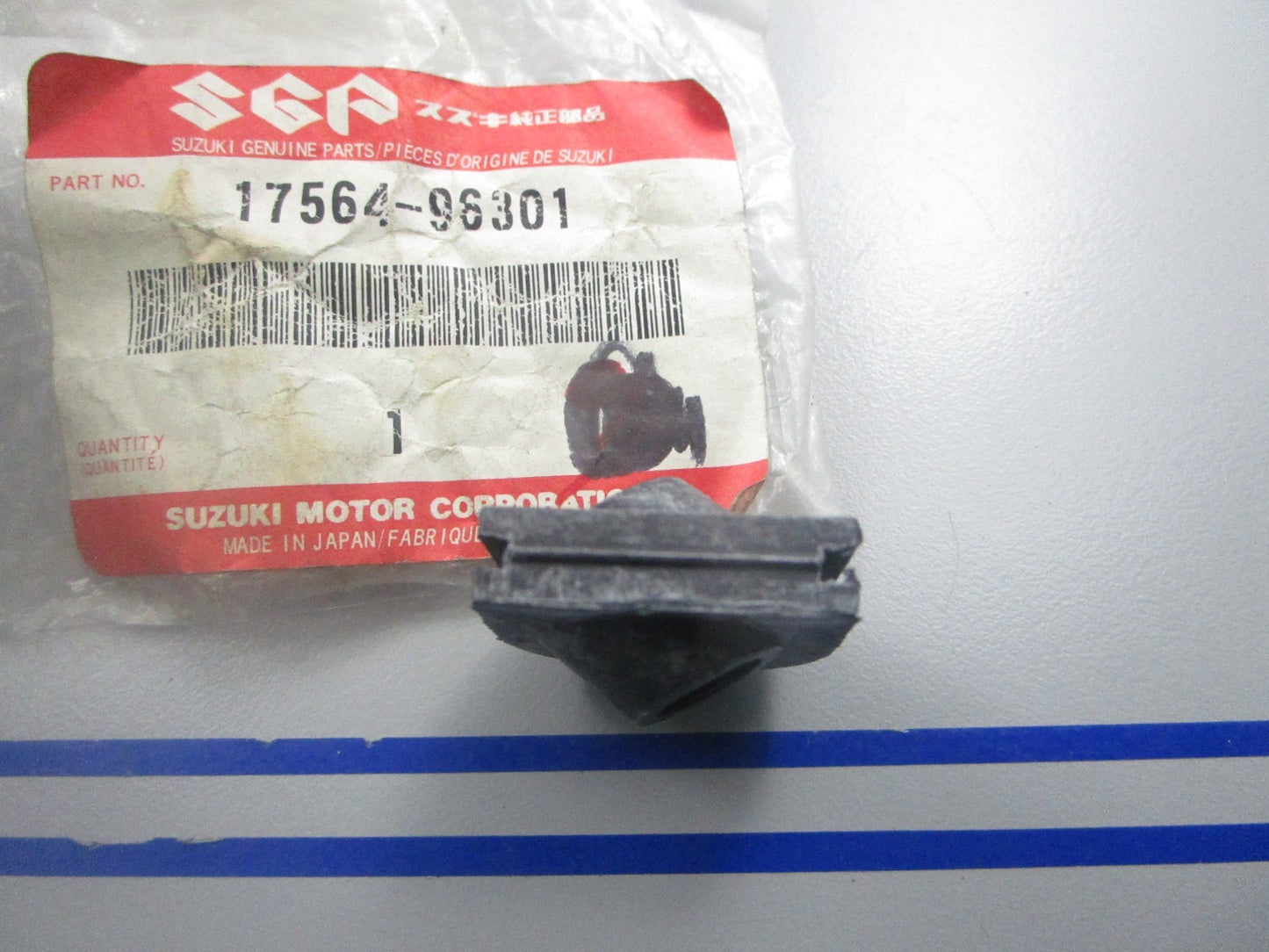 *NEW OEM* 0810 Suzuki Upper Grommet 17564-96301