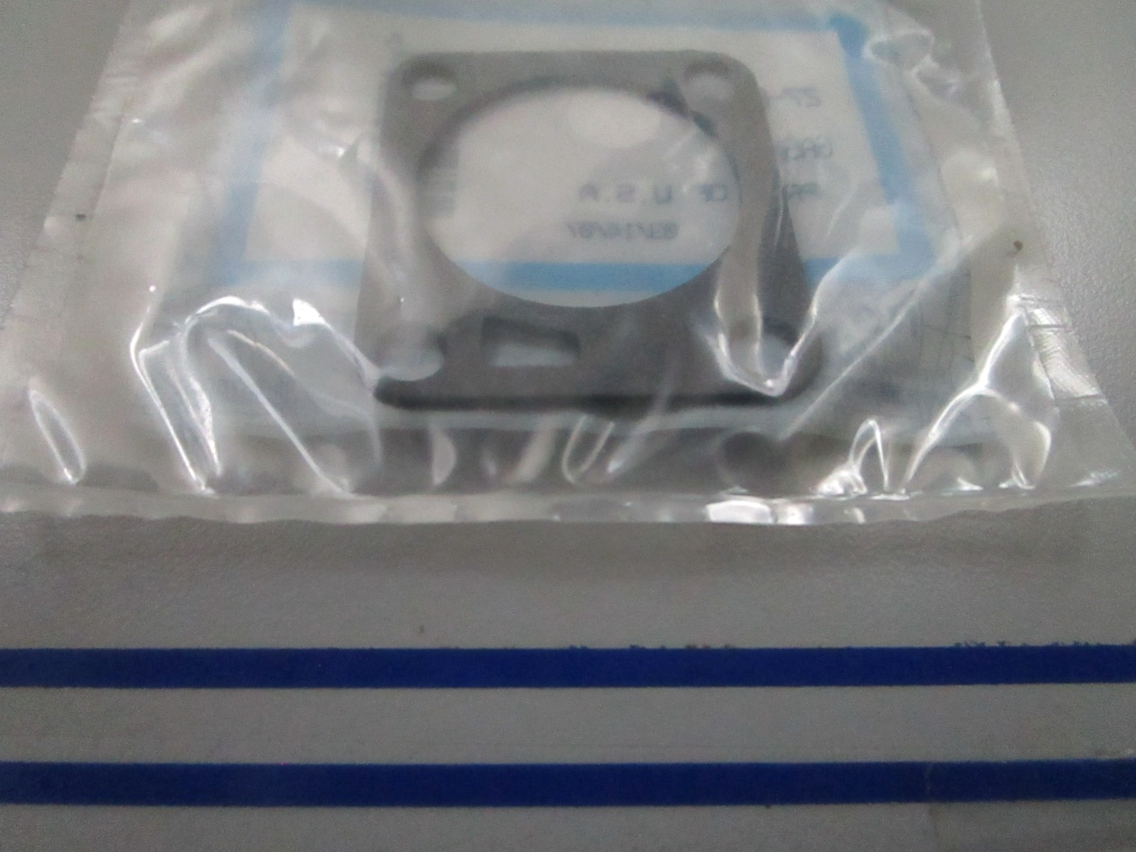 *NEW OEM* 0810 Mercury Quicksilver Gasket 27-815009