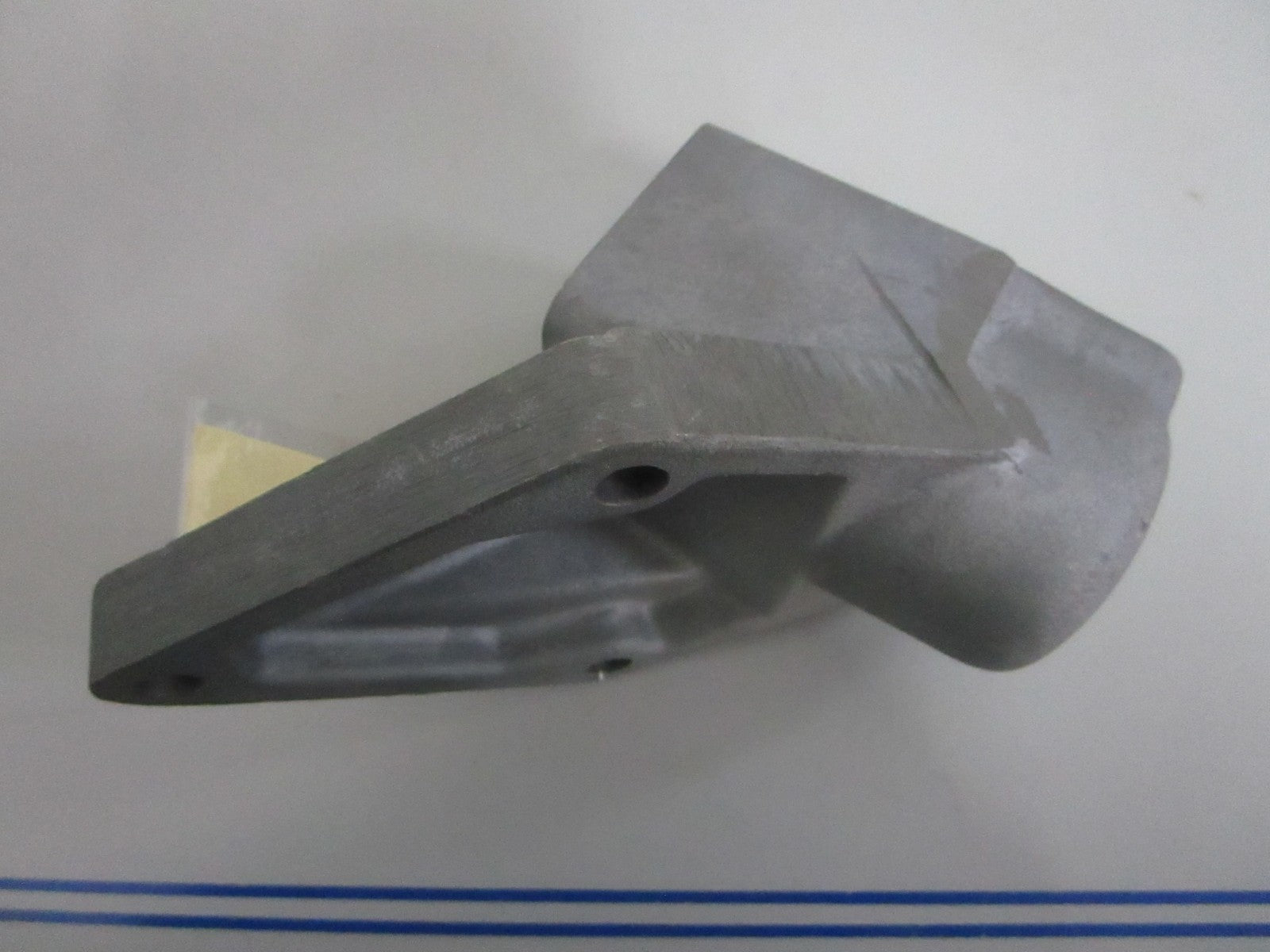 NEW OEM 910154 0910154 OMC Johnson Evinrude Trim Cylinder 0820