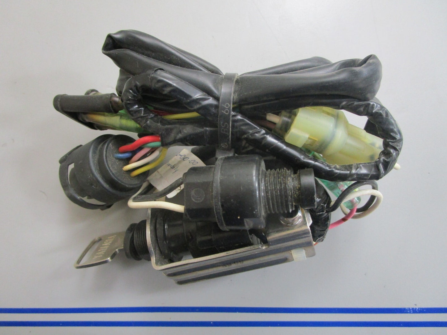 *NEW OEM* 0820 Yamaha Key Switch Ay 704-82576-00-00
