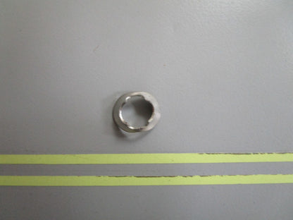 *NEW OEM* 0810 OMC Johnson Evinrude Retainer 302420 0302420