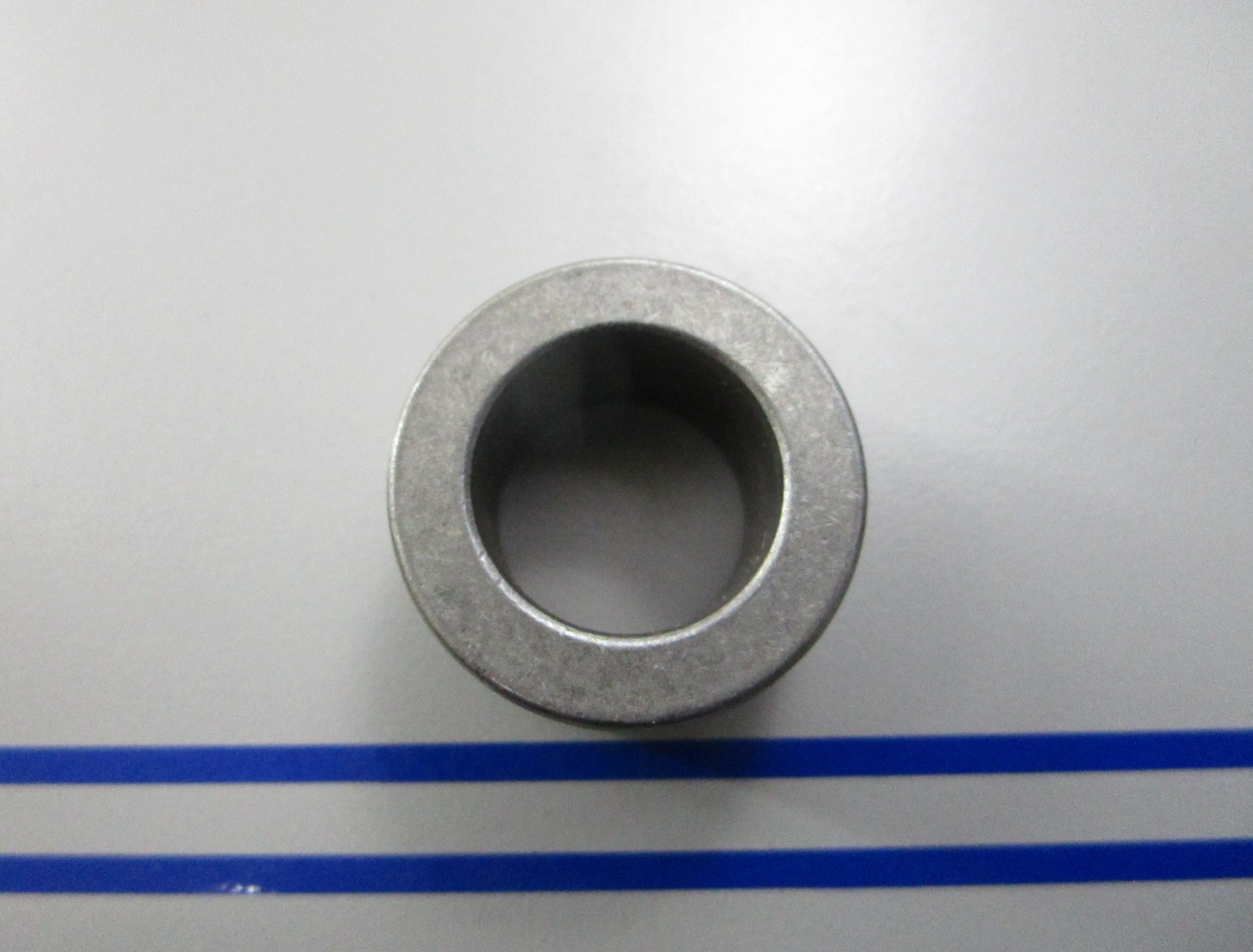 *NEW OEM* 0810 OMC Johnson Evinrude Sleeve 318874 0318874