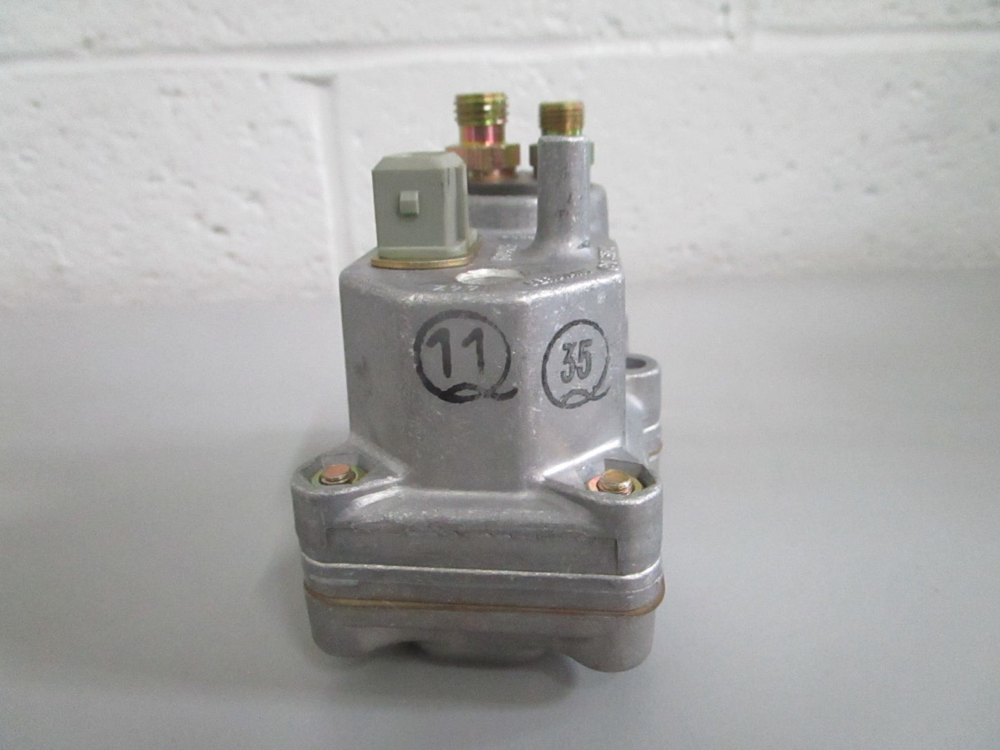 NEW OEM 0438140031 Bosch Warm-Up Regulator 0820
