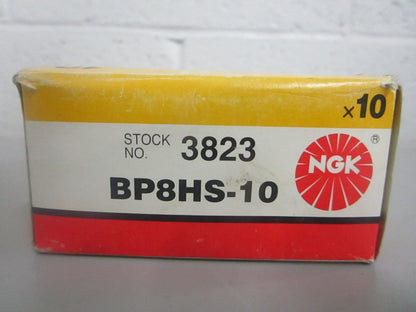 *NEW OEM* (LOT OF 10) 0820 NGK Spark Plug BP8HS-10