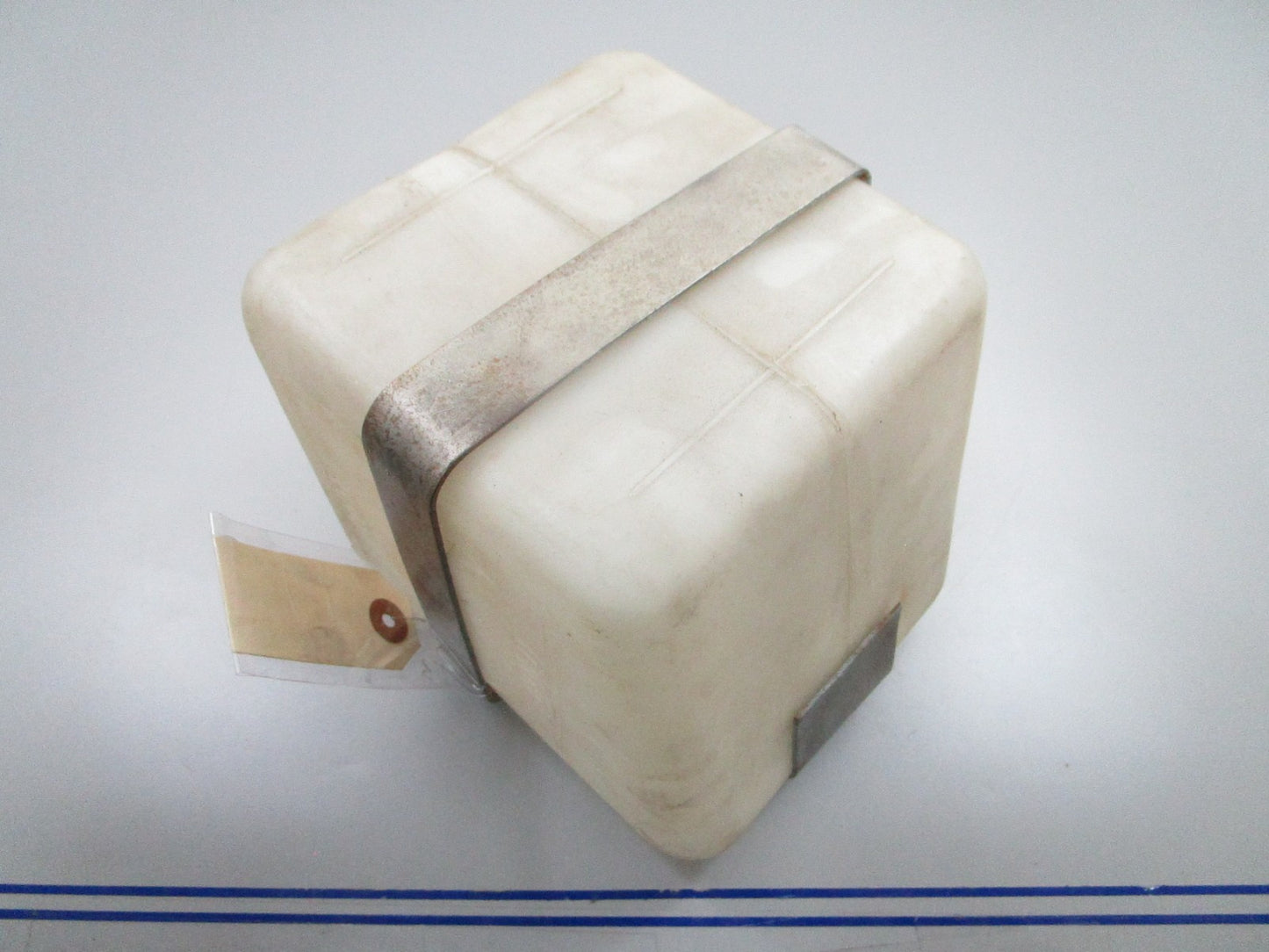 *NEW OEM* 0720 Cummins Coolant Reservoir C0130275800