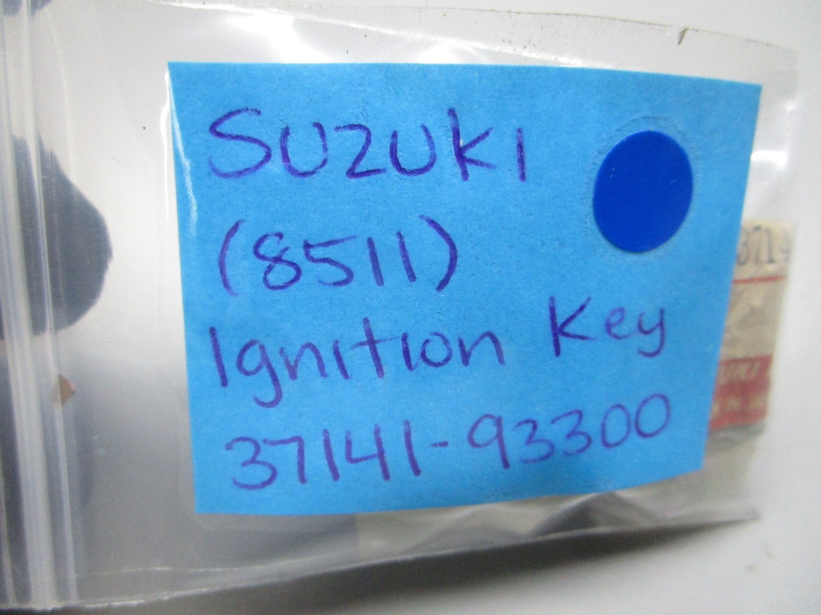 *NEW OEM* 0810 Suzuki (8511) Ignition Key 37141-93300