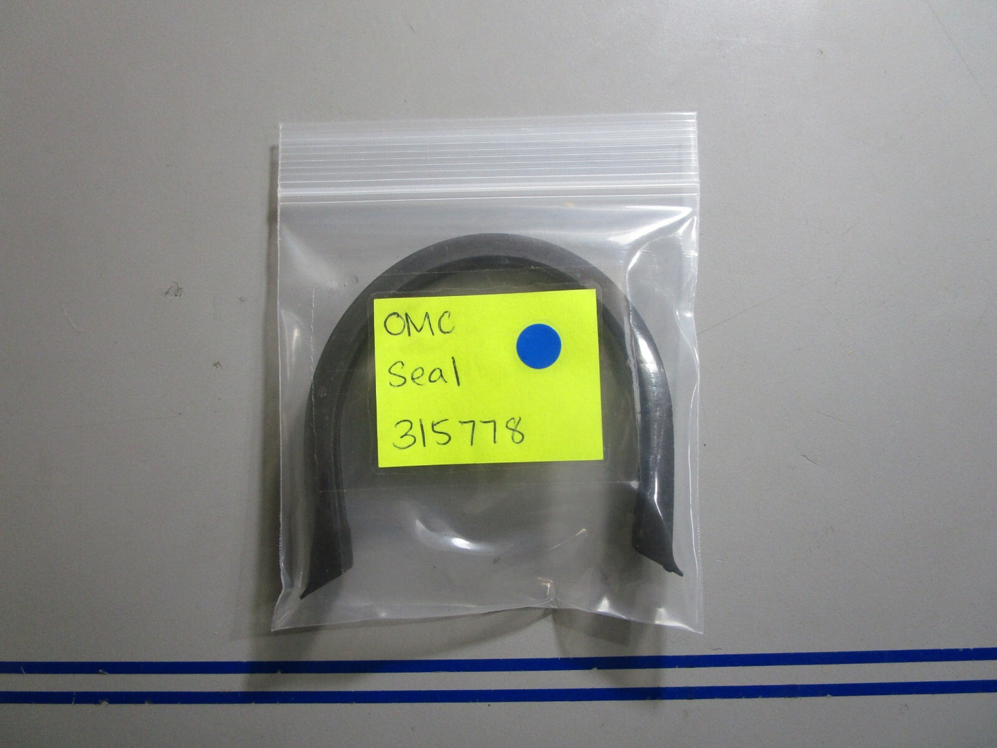 *NEW OEM* 0810 OMC Johnson Evinrude Seal 315778 0315778