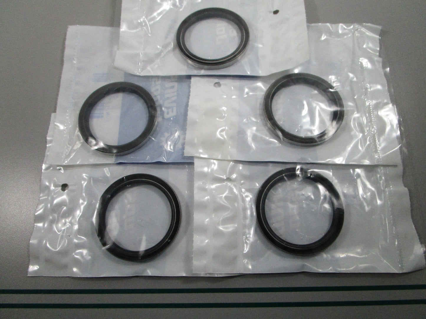 NEW OEM (LOT OF 5) 313353 0313353 OMC Johnson Evinrude Seal 0810
