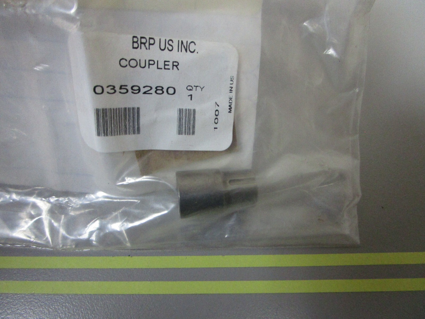 *NEW OEM* 0810 OMC Johnson Evinrude Coupler 359280 0359280