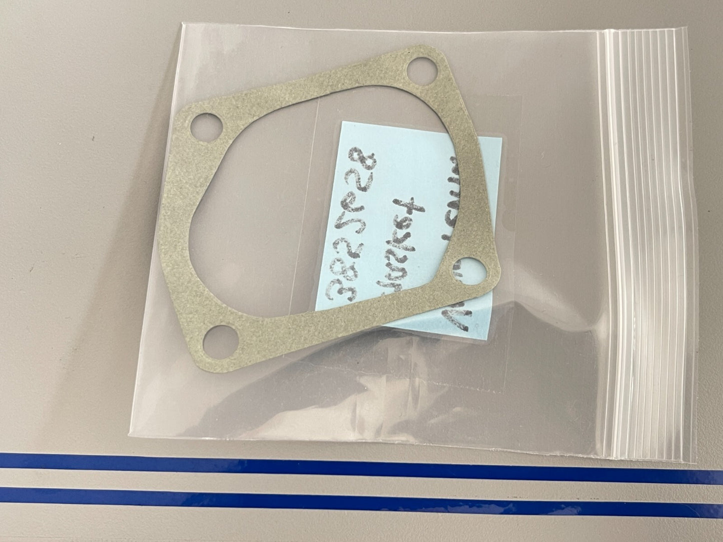 *NEW OEM* 0810 Volvo Penta Gasket 3852658