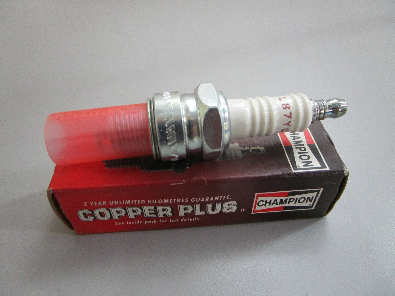 *NEW* 0820 Champion Spark Plug L87YC
