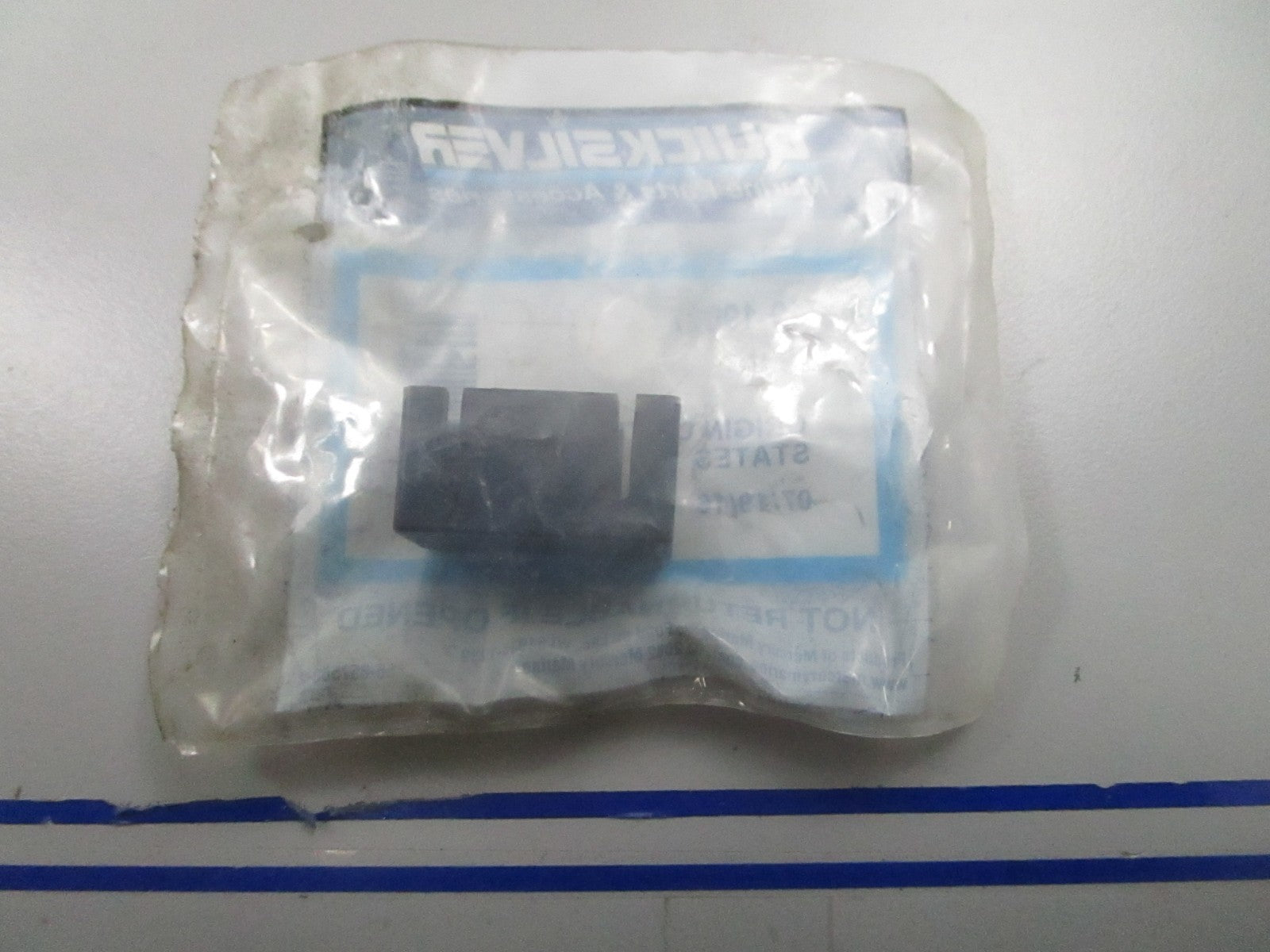 *NEW OEM* 0810 Mercury Quicksilver Plug 19-19027