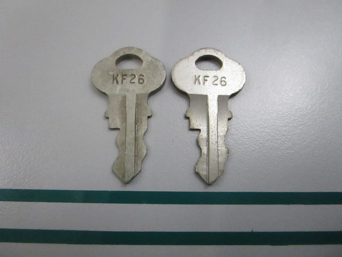NEW OEM (LOT OF 2) 501541 0501541 OMC Johnson Evinrude KF26 Ignition Key 0810