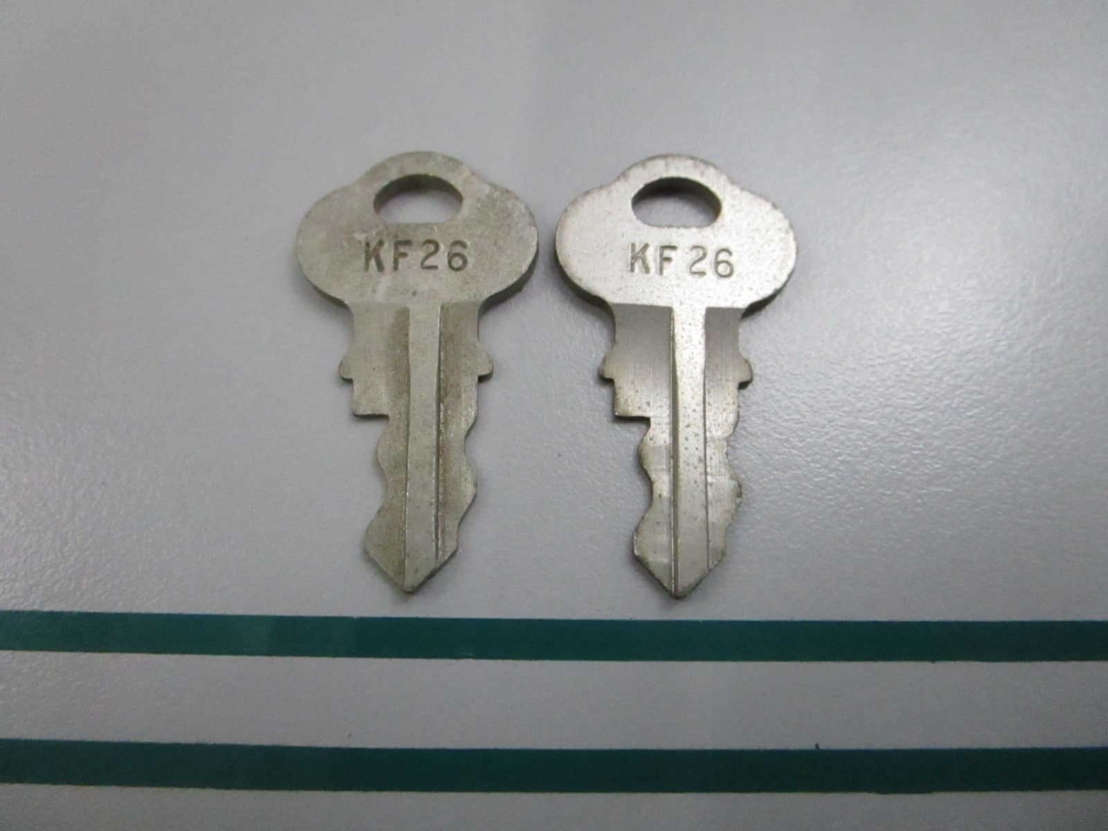 NEW OEM (LOT OF 2) 501541 0501541 OMC Johnson Evinrude KF26 Ignition Key 0810