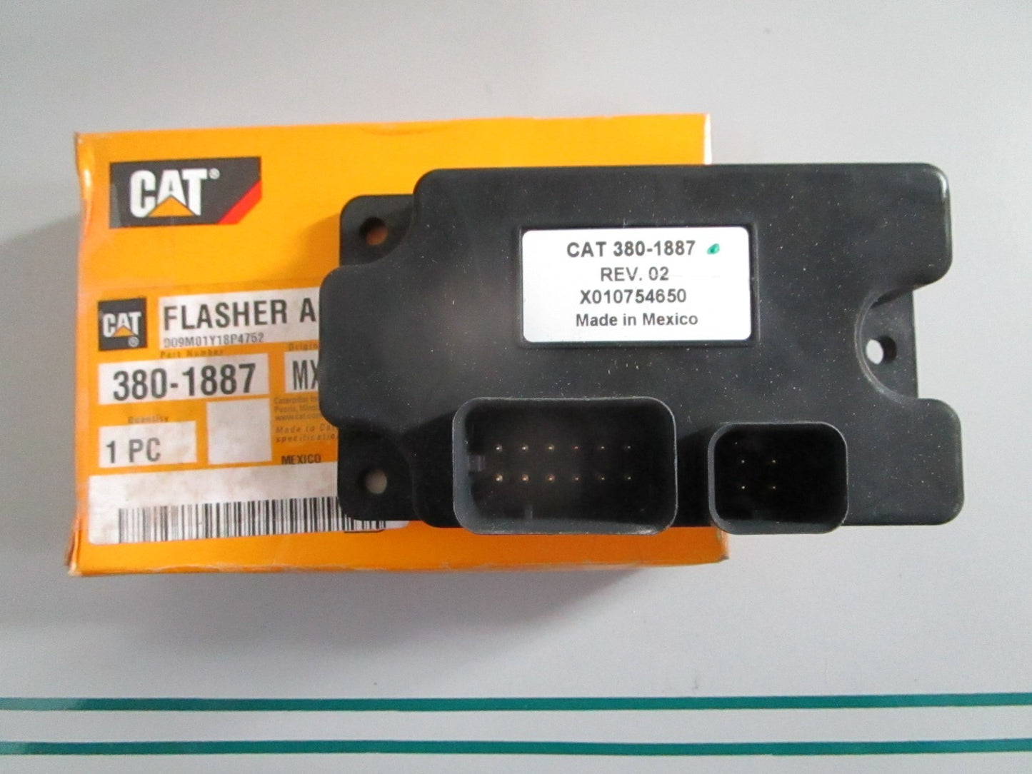 NEW OEM 380-1887 CAT Flasher Assy 0820