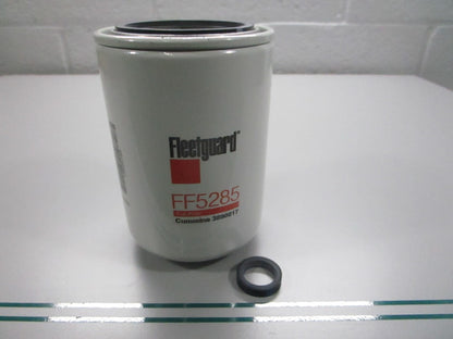 NEW OEM FF5285 Fleetguard Fuel Filter 0810