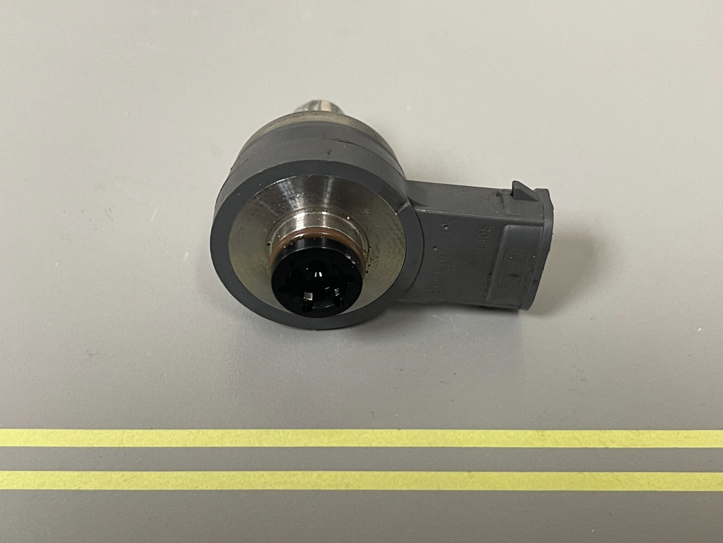 *NEW OEM* Mercury Quicksilver Gray Air Injector 8M6001744 884595A01