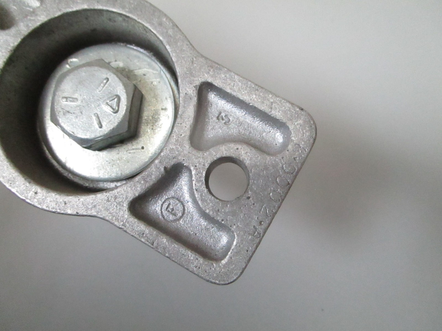 NEW 8-0002 Barr Marine 550lb 5/8" Stud Dual Eye Rubber Engine Mount 0720