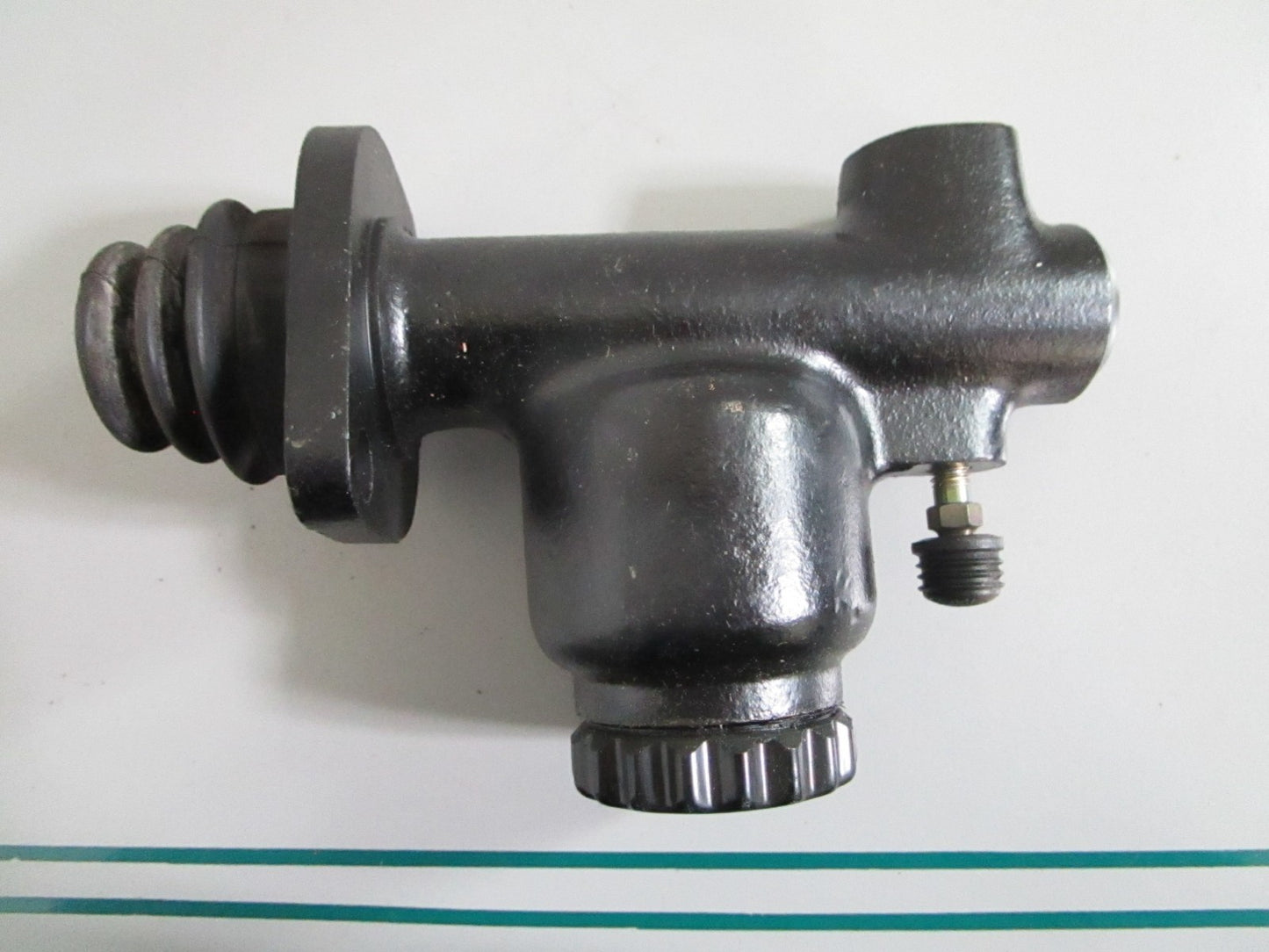 NEW OEM 0002951506 Mercedes-Benz Clutch Master Cylinder 0820